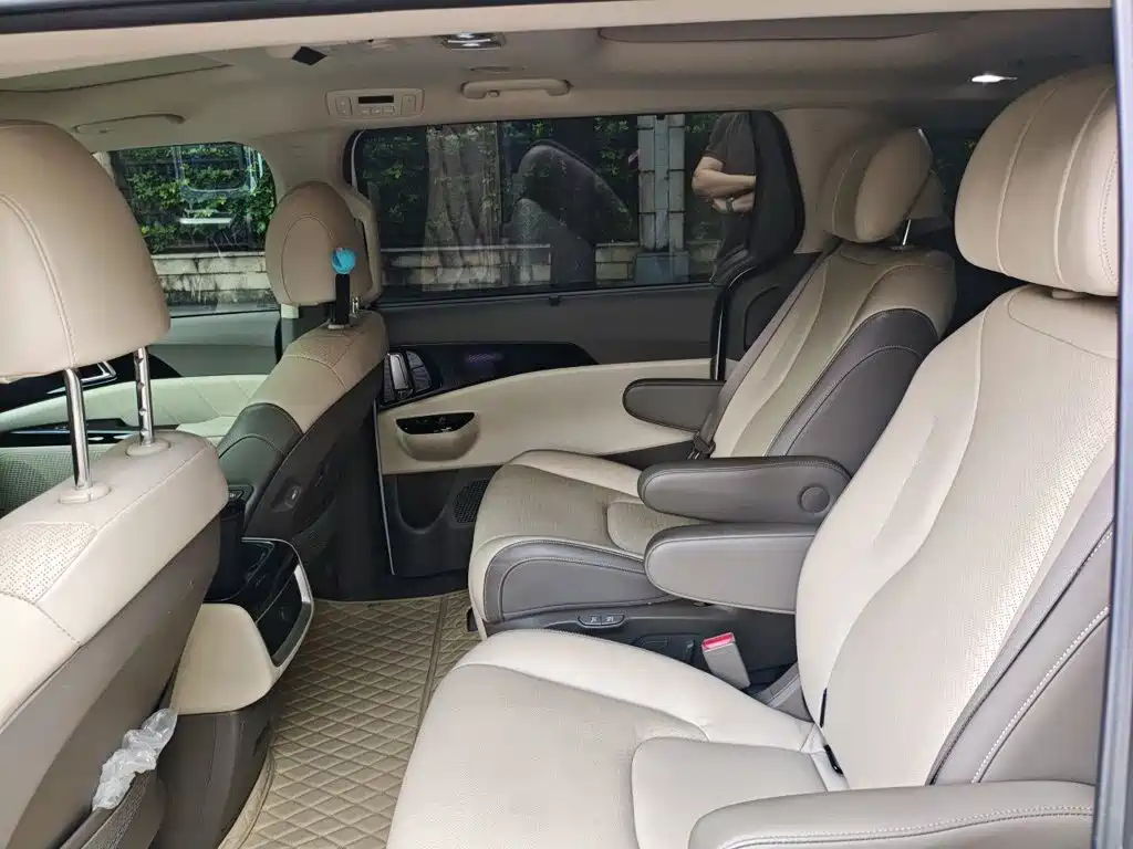 Kia Carnival — миниатюра 13