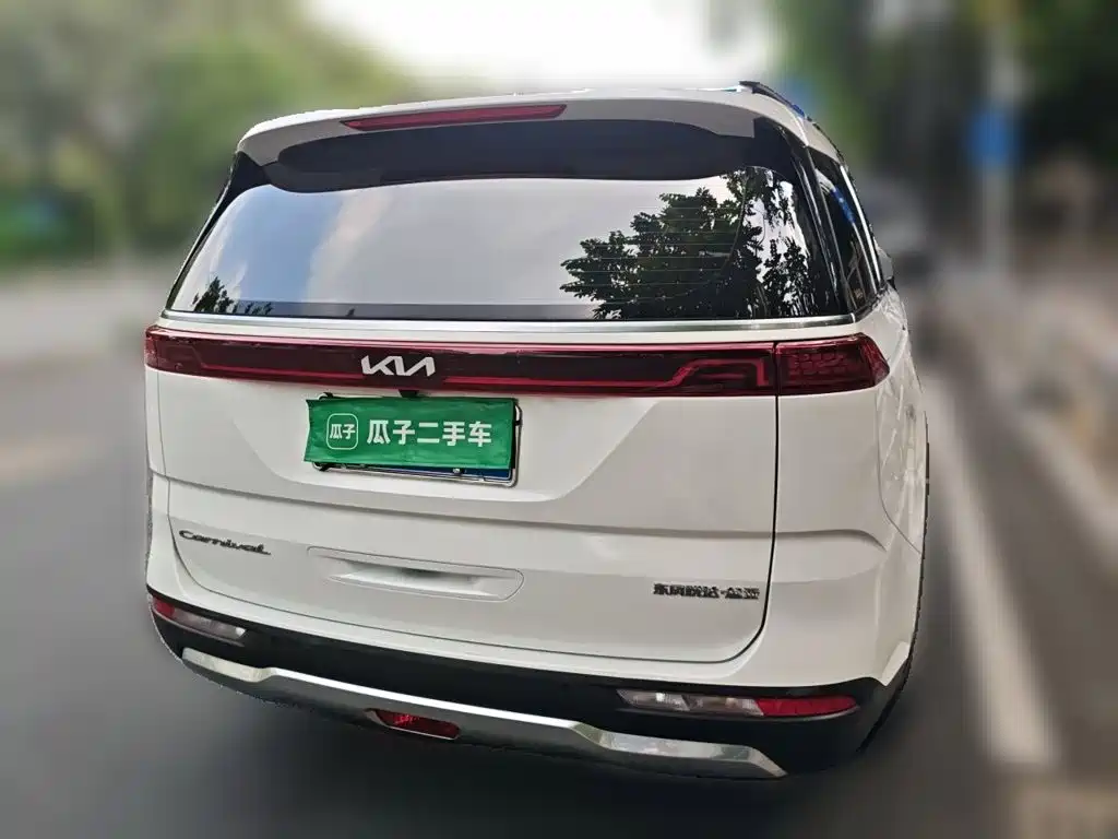 Kia Carnival — миниатюра 3