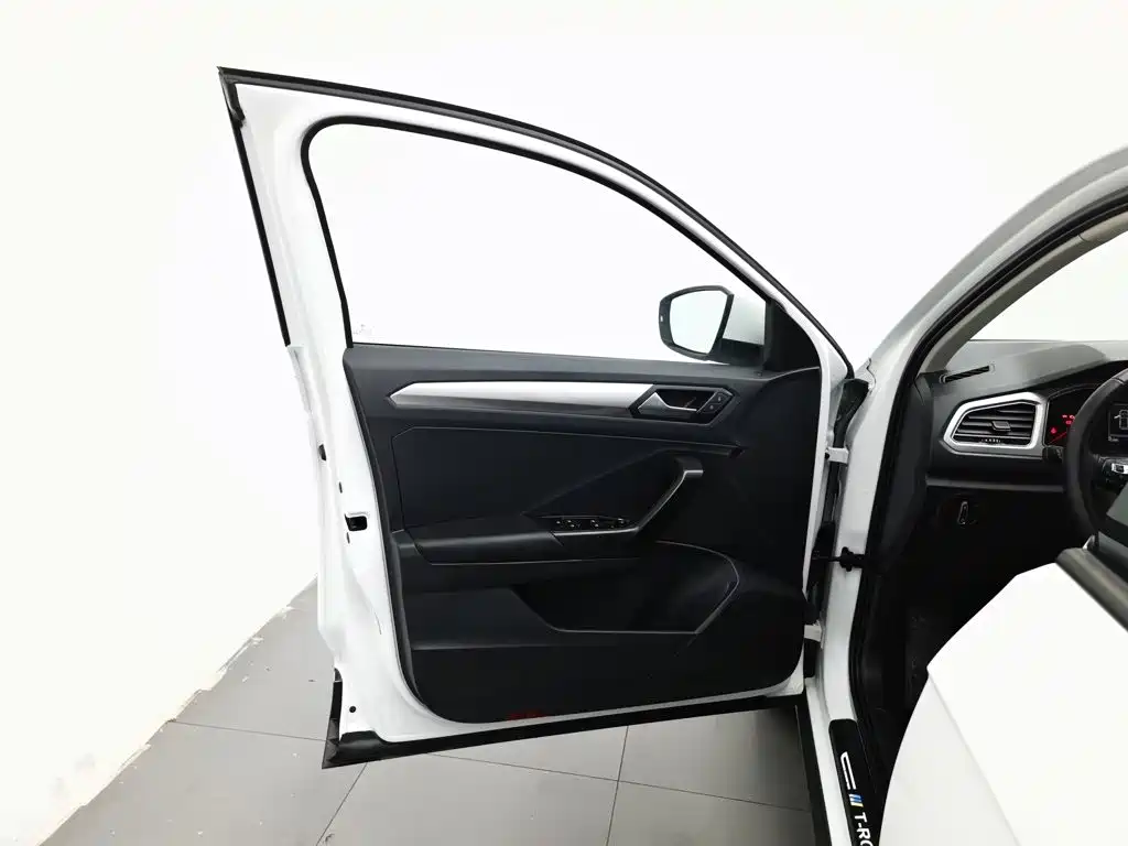 Volkswagen T-Roc — миниатюра 8