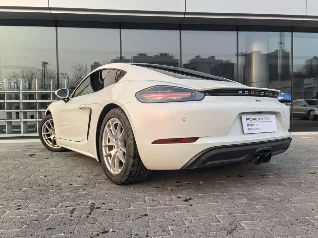 PORSCHE 718