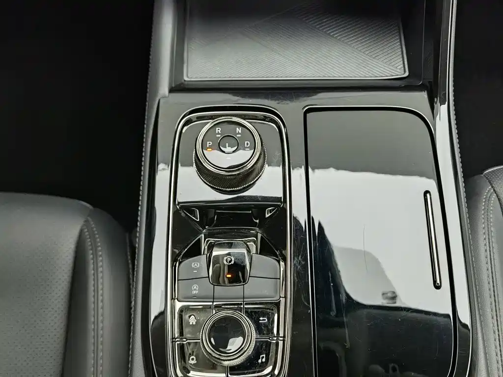 Ford Equator Sport — миниатюра 13