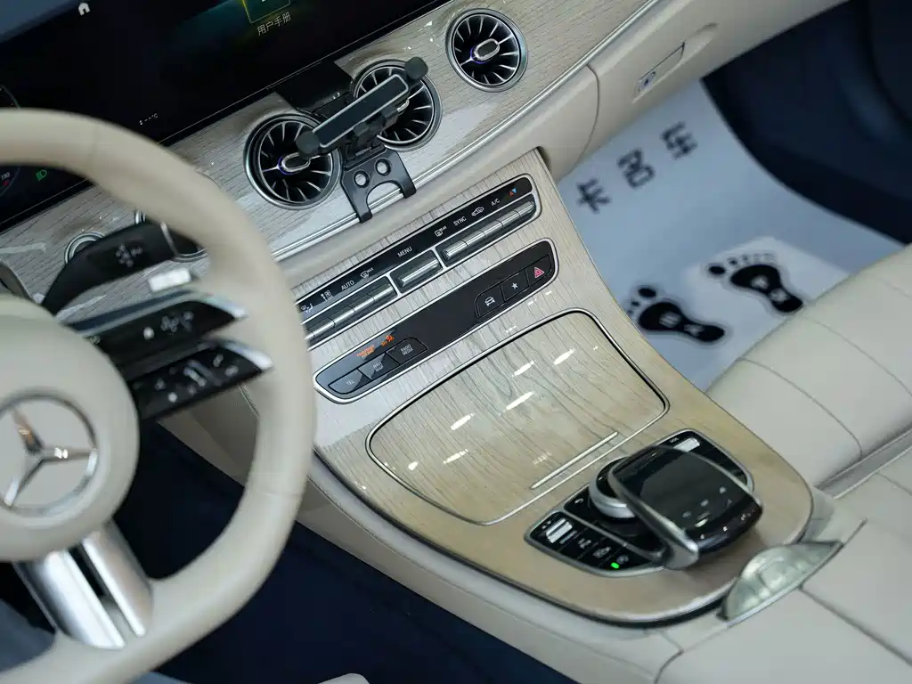 Mercedes-Benz E-Class (Import) Facelift E 260 4MATIC Convertible Coupe, фото 16