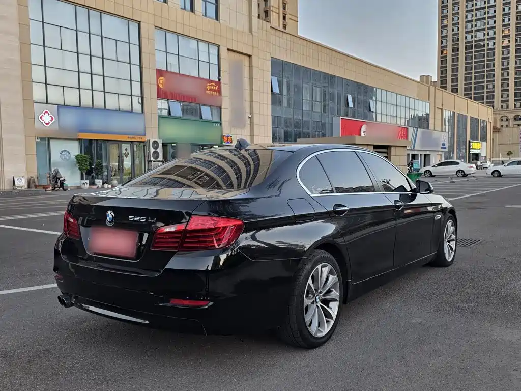 BMW 5 Series — миниатюра 25