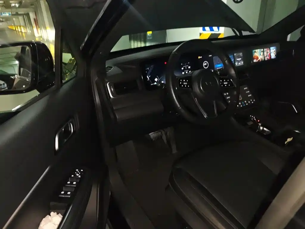 Li Auto Li ONE — миниатюра 12