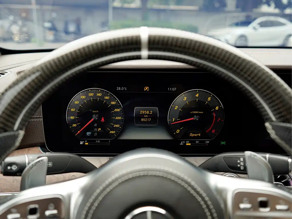 Mercedes-Benz E-Class — миниатюра 9