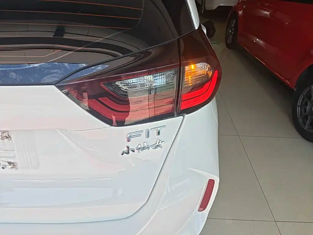 Honda Fit — миниатюра 8