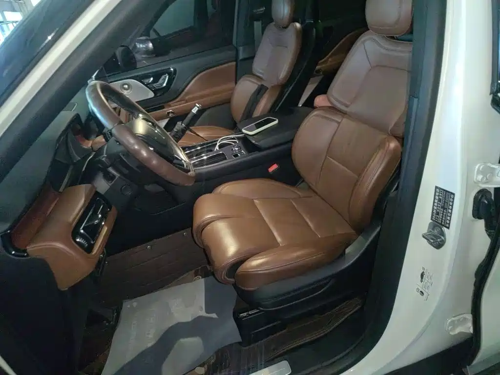 Lincoln Aviator — миниатюра 11