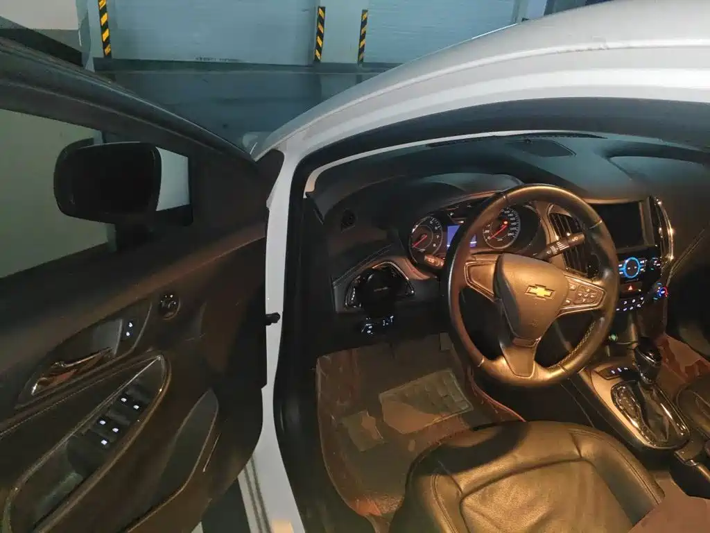 Chevrolet Cruze — миниатюра 12
