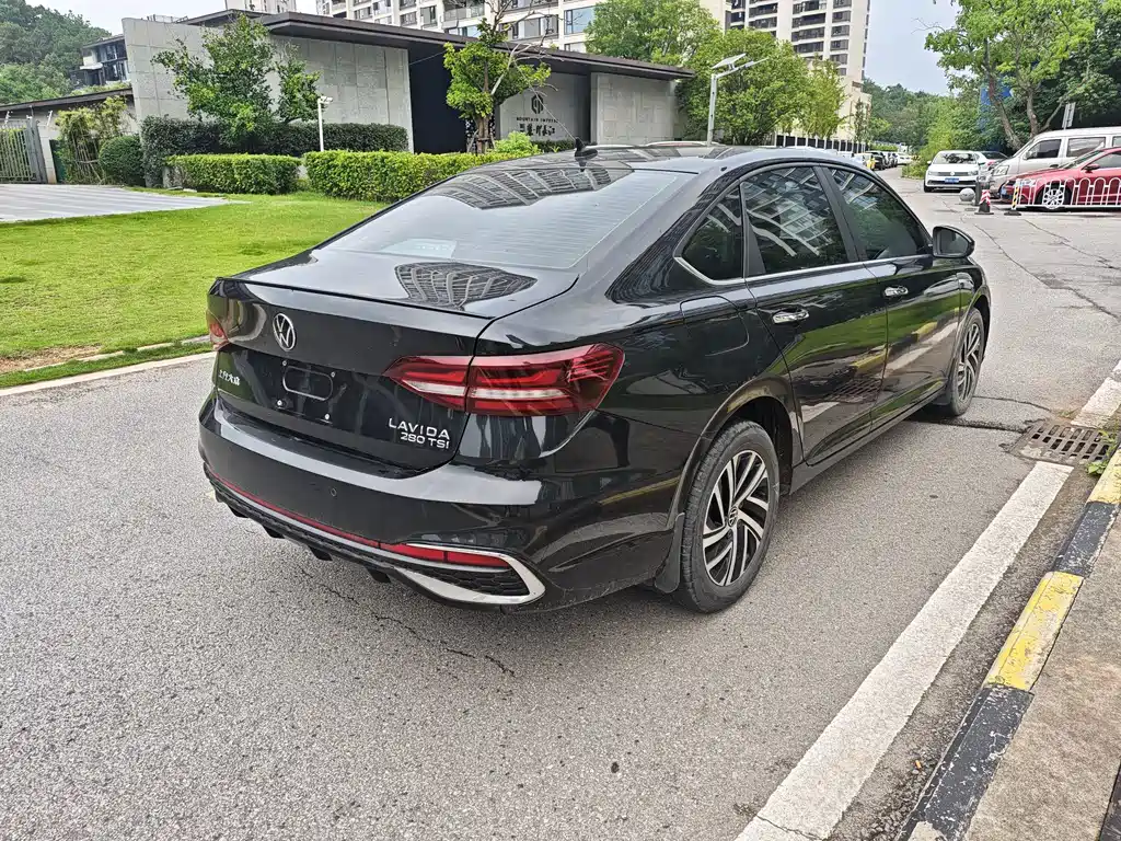 Volkswagen Lavida — миниатюра 7