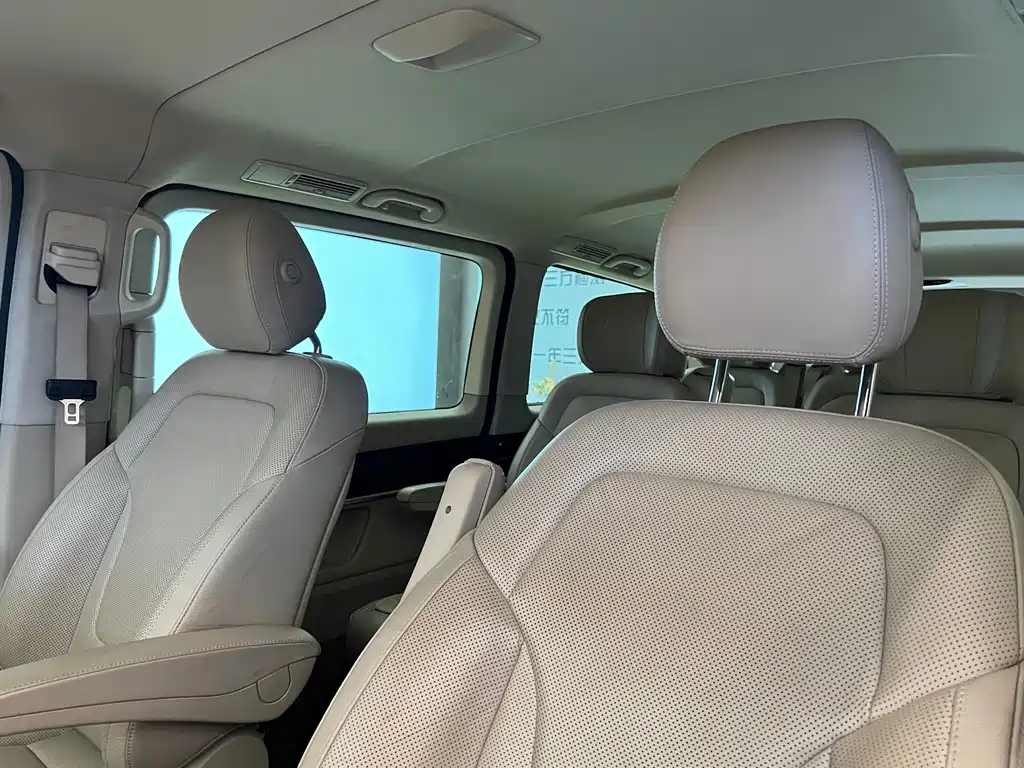 Mercedes-Benz V-Class — миниатюра 12