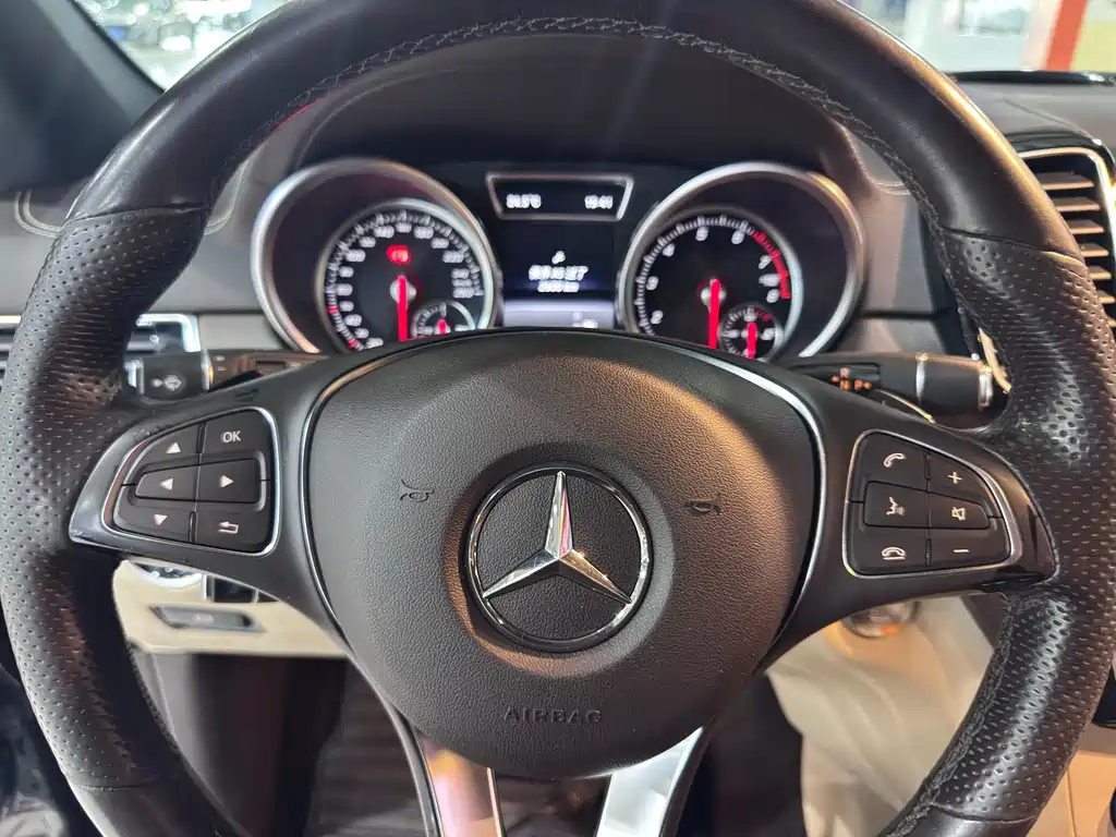 Mercedes-Benz GLE (Import) — миниатюра 13
