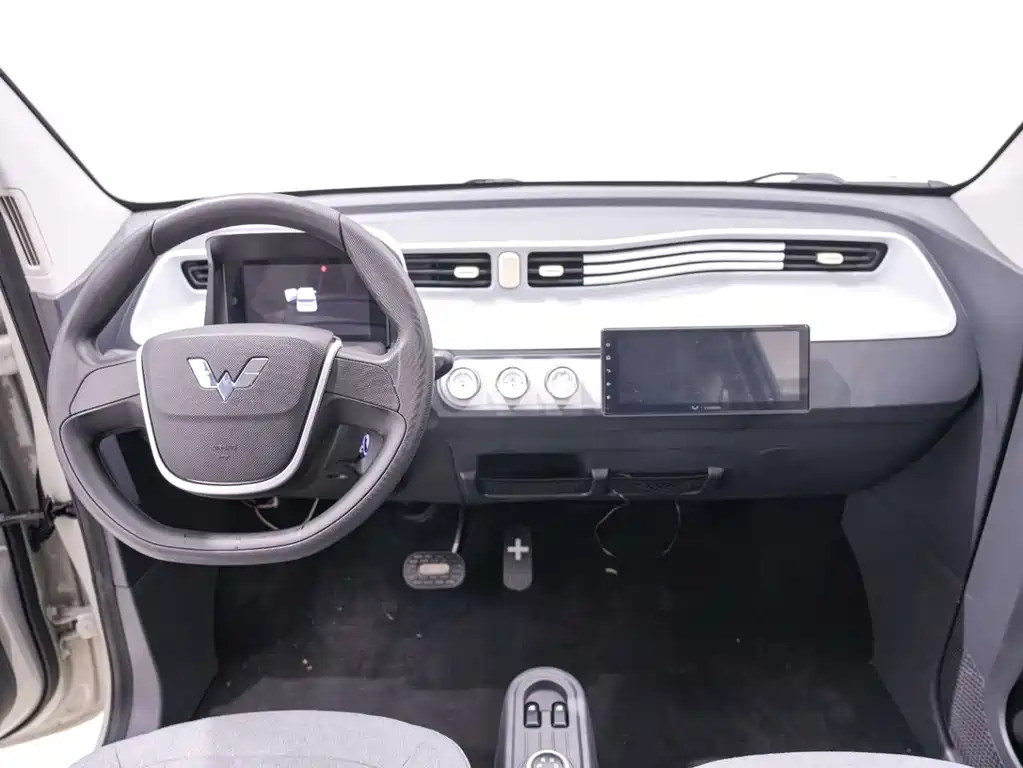 Wuling MINIEV — миниатюра 12