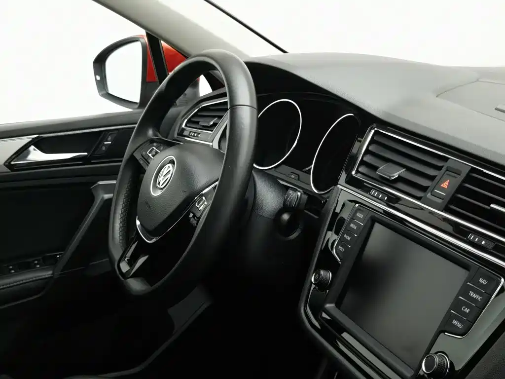 Volkswagen Tiguan L — миниатюра 22