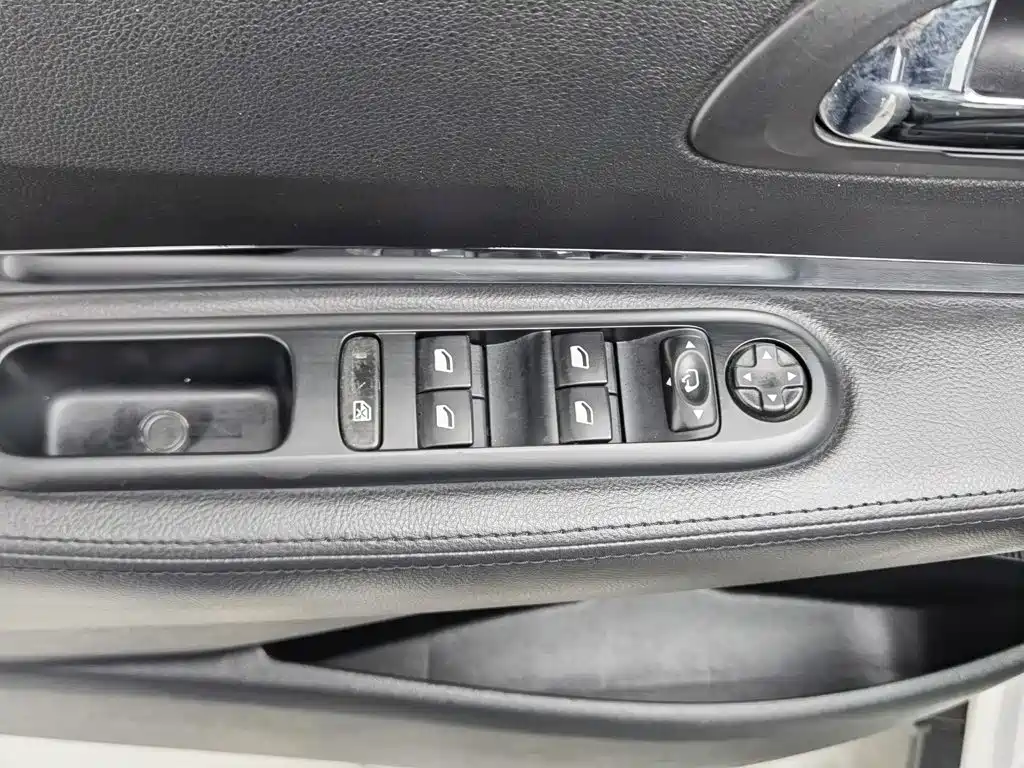 Peugeot 3008 — миниатюра 9