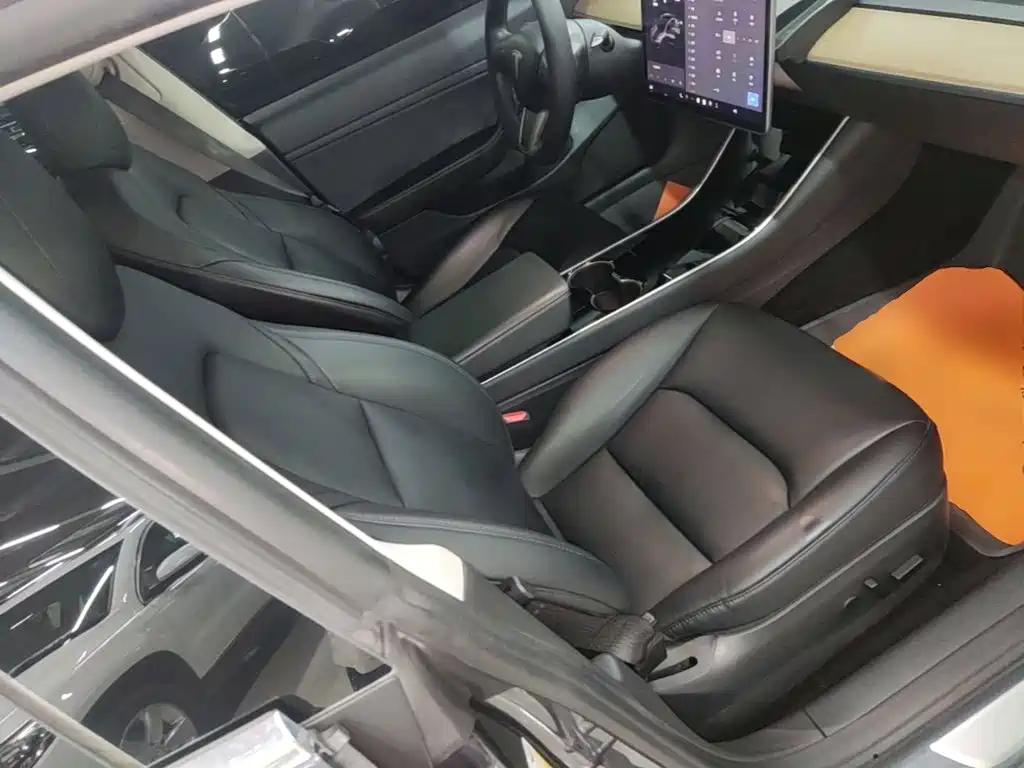 Tesla Model 3 — миниатюра 25