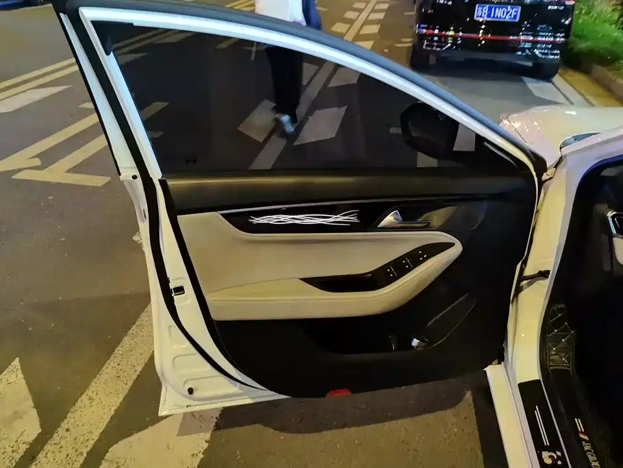 JAC A5 — миниатюра 7