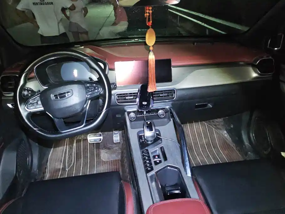Geely Binyue — миниатюра 12