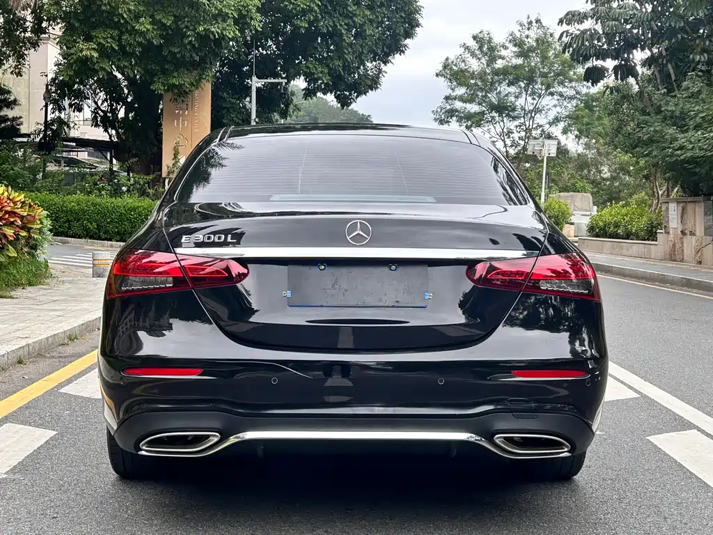 MERCEDES-BENZ E CLASS