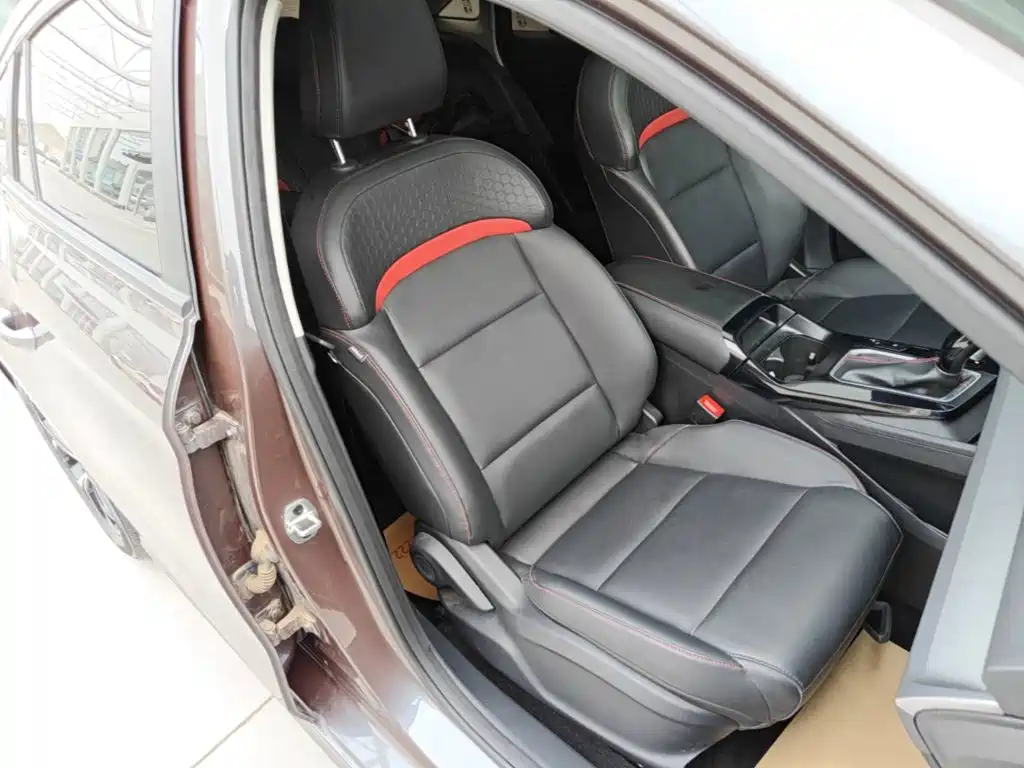MG MG5 — миниатюра 20
