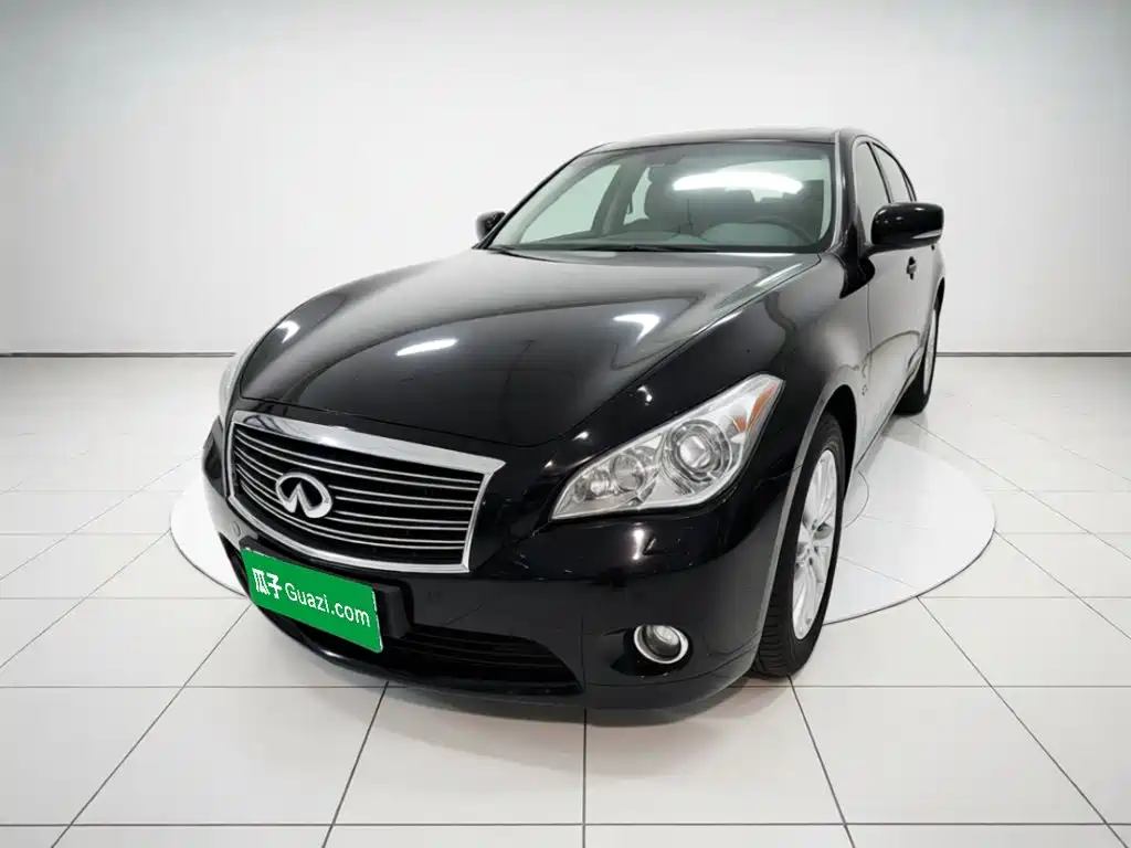 Infiniti Q70