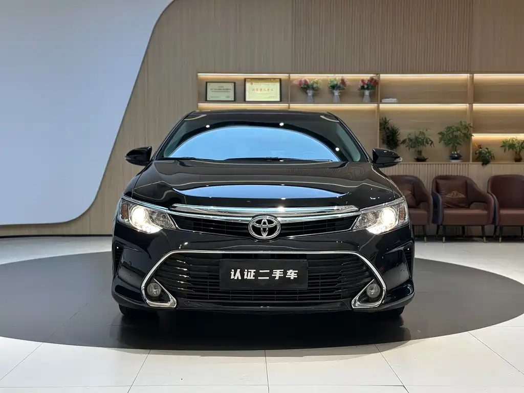 TOYOTA CAMRY