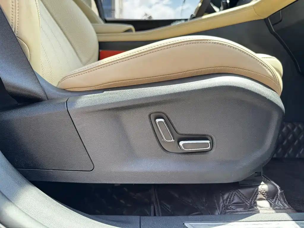 Geely Xingyue L — миниатюра 11