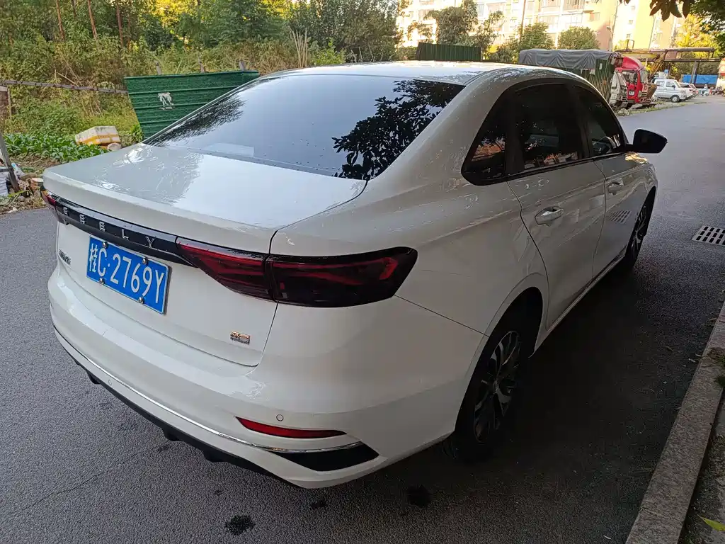 Geely Emgrand — миниатюра 4