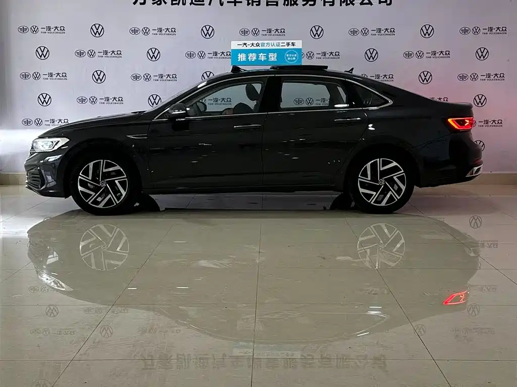 Volkswagen Sagitar — миниатюра 4