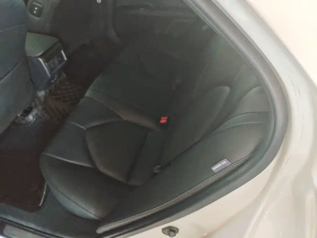 Toyota Camry — миниатюра 17