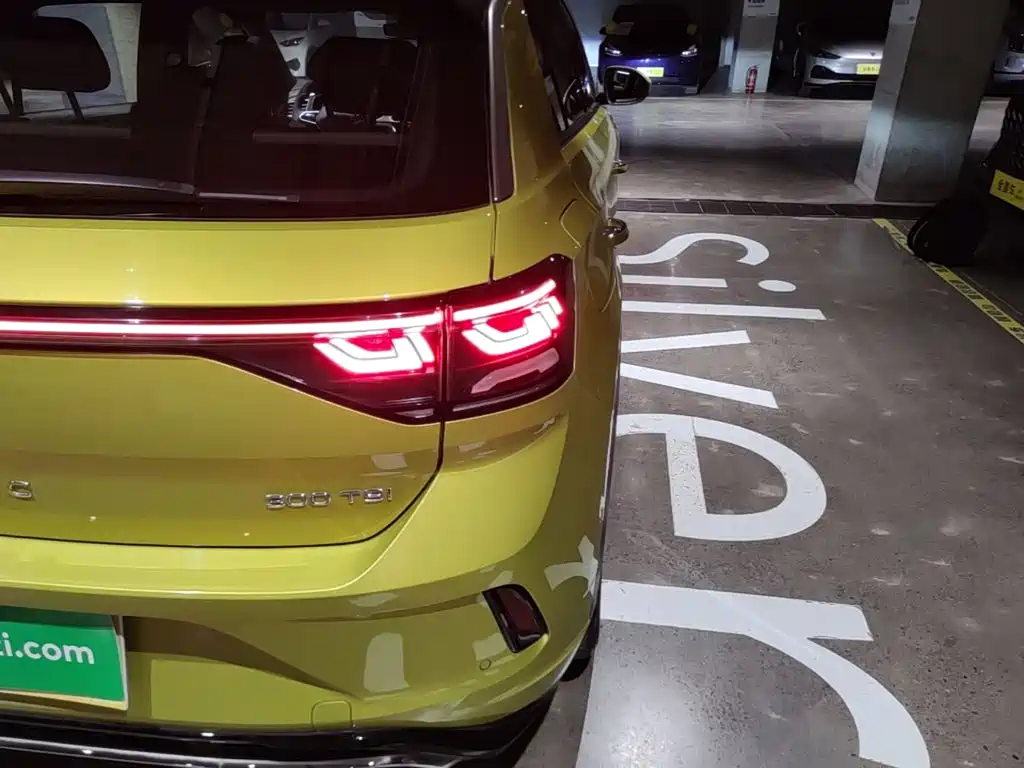 Volkswagen T-Roc — миниатюра 8