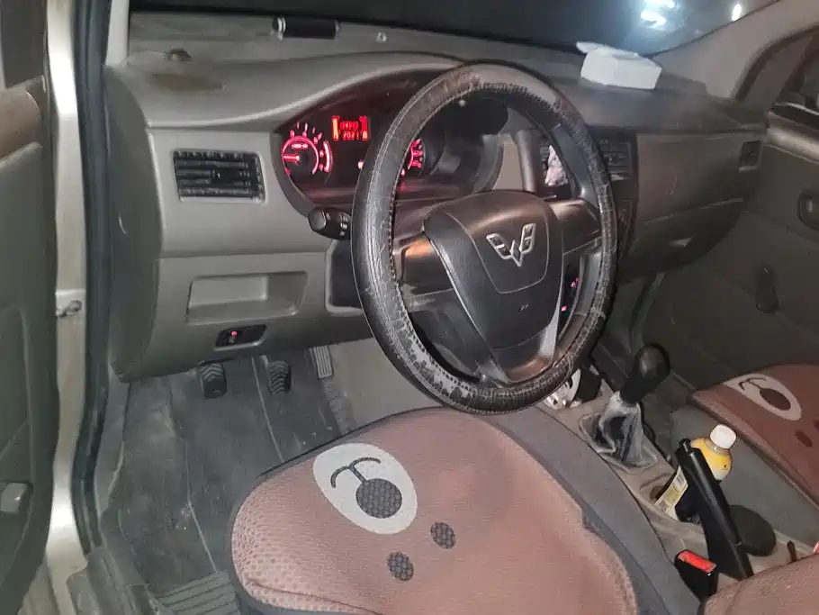 Wuling Rongguang V — миниатюра 12