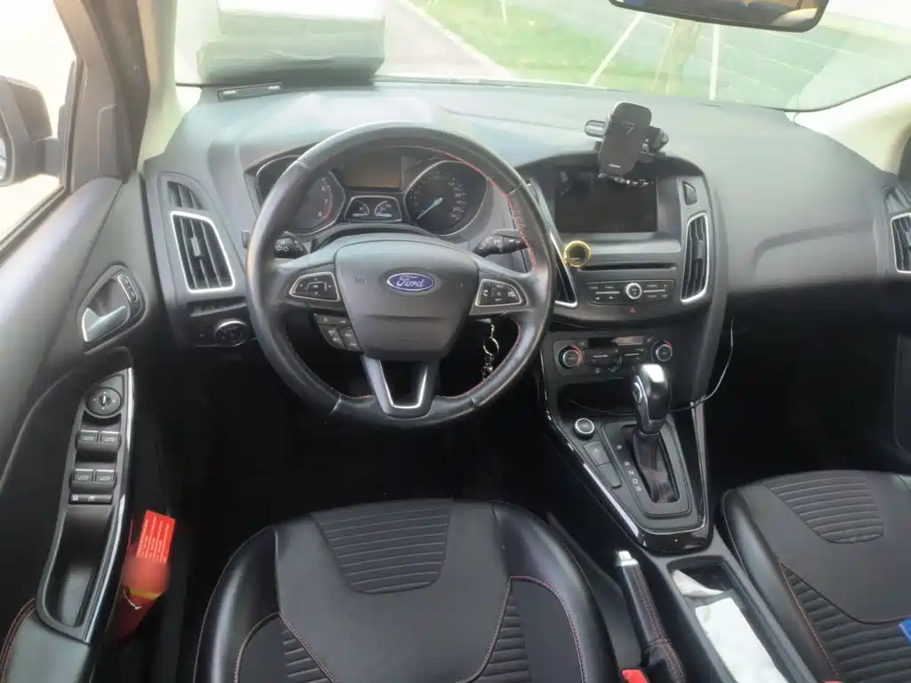 Ford Focus — миниатюра 11