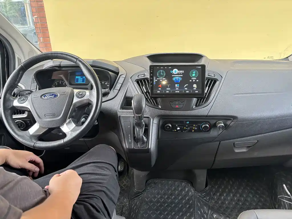 Ford Tourneo — миниатюра 9