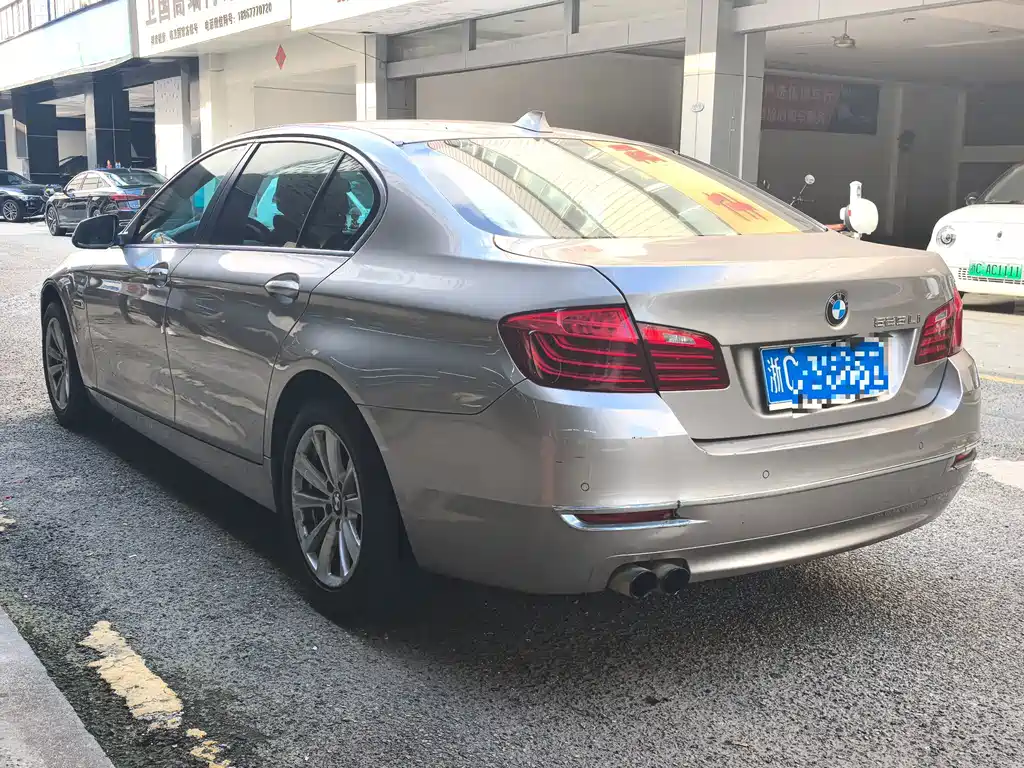 BMW 5 Series — миниатюра 3