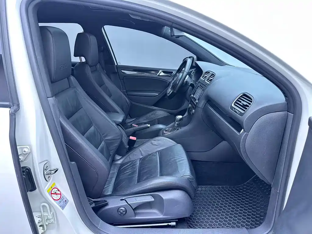Volkswagen Golf GTI — миниатюра 6