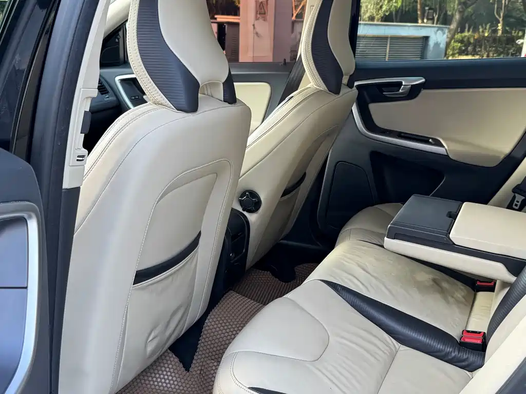 Volvo XC60 (Import) — миниатюра 12