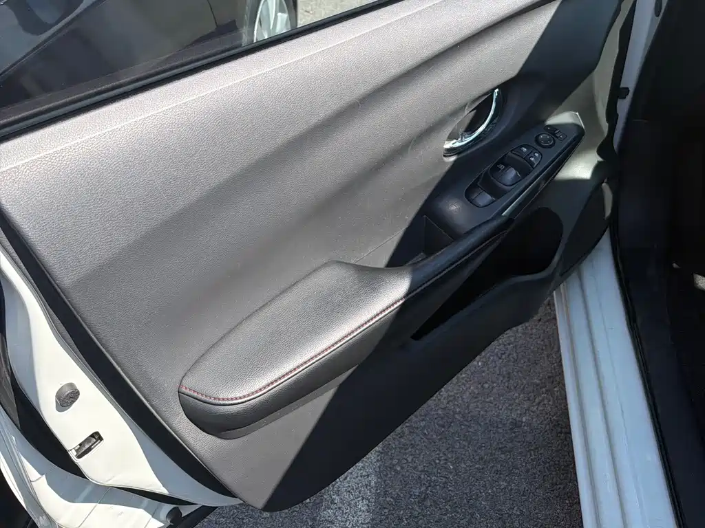 Nissan Bluebird — миниатюра 13