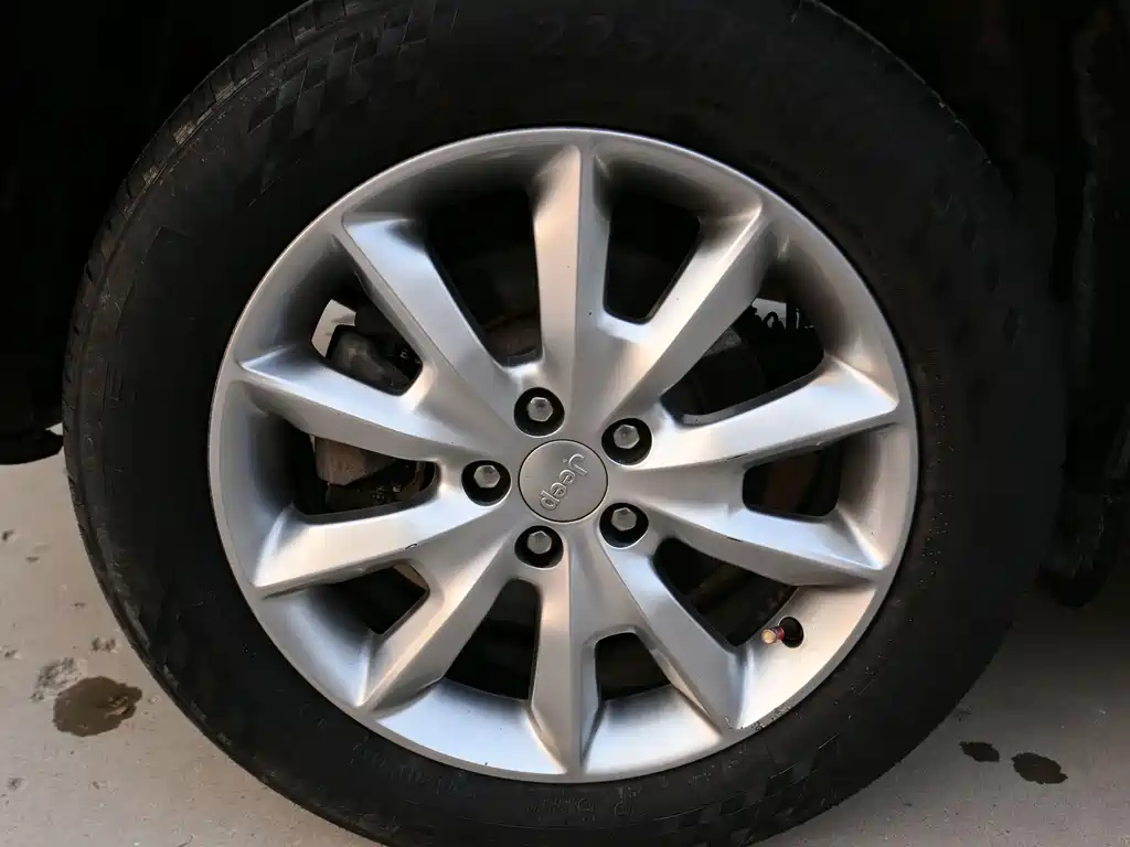 Jeep Cherokee 2.4L Excellence Edition, фото 12