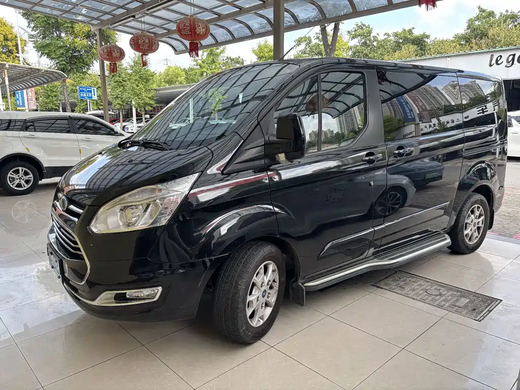 Ford Tourneo — миниатюра 2