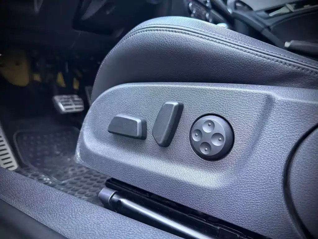 Volkswagen Golf GTI — миниатюра 11