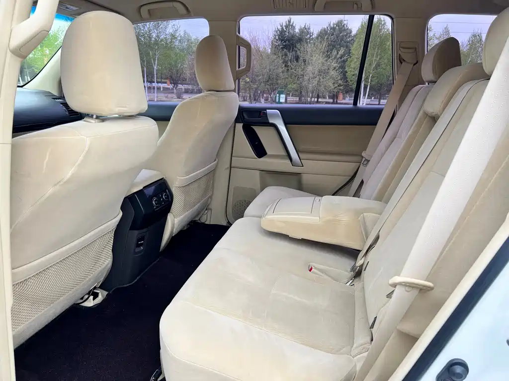 Toyota Land Cruiser Prado 2016 2.7L AT