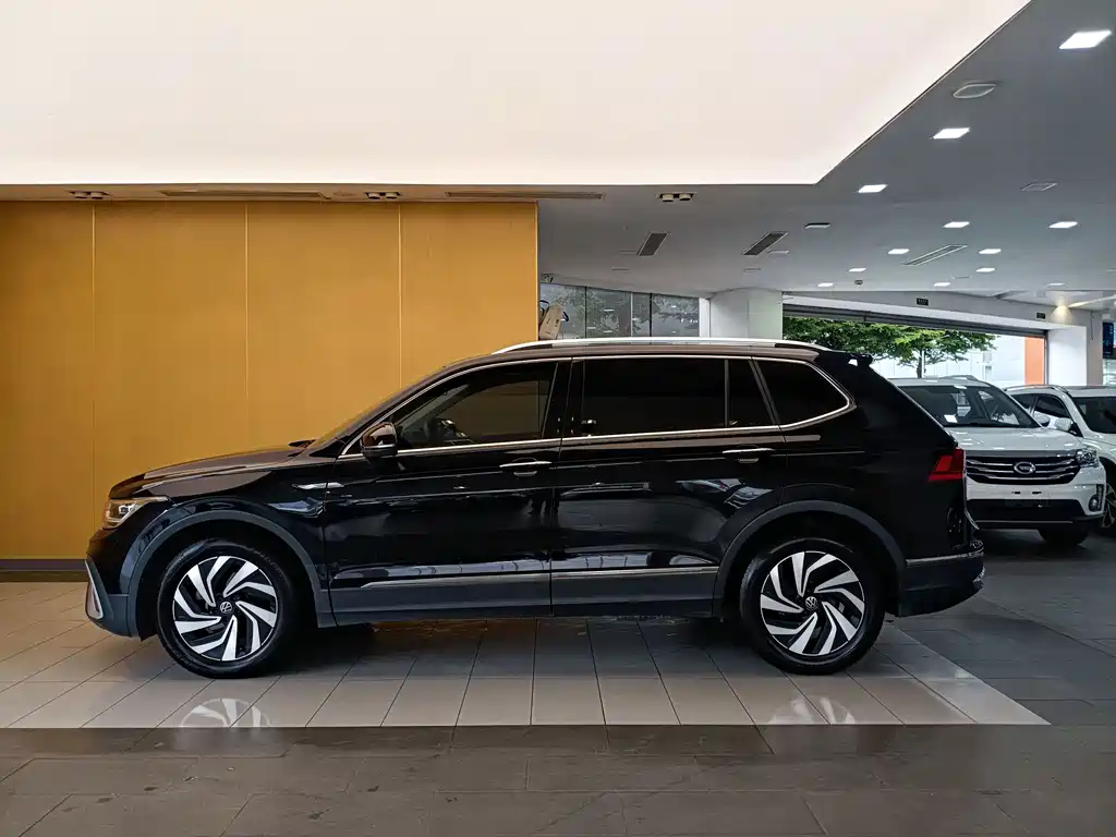 Volkswagen Tiguan L — миниатюра 6