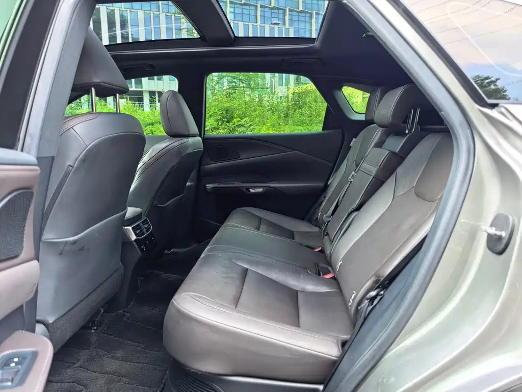 Lexus RX — миниатюра 5