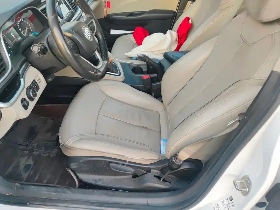 Buick Excelle — миниатюра 9