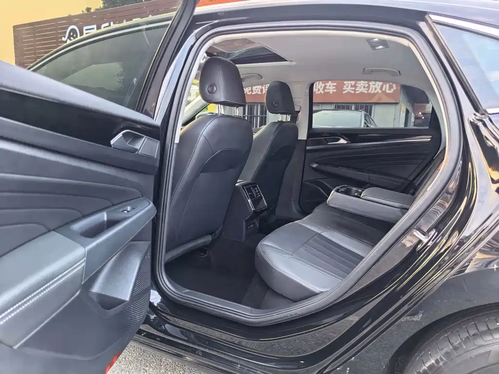 Volkswagen Passat 2025 280TSI