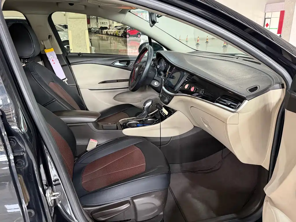Buick Verano — миниатюра 9