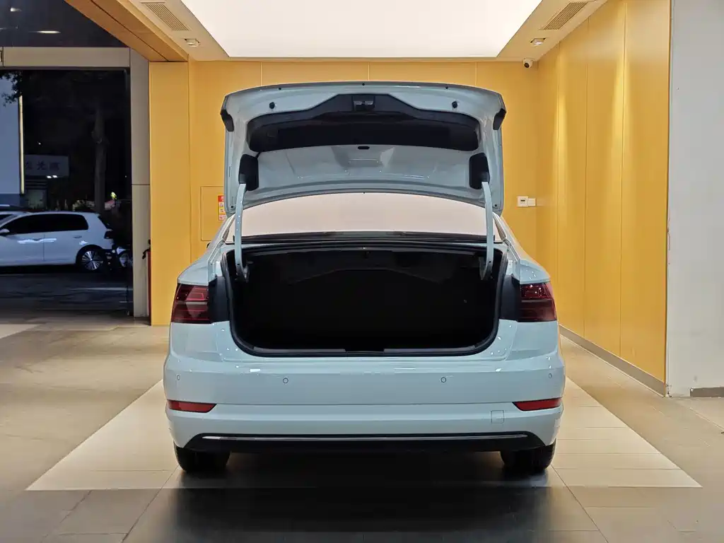 Volkswagen Sagitar — миниатюра 28