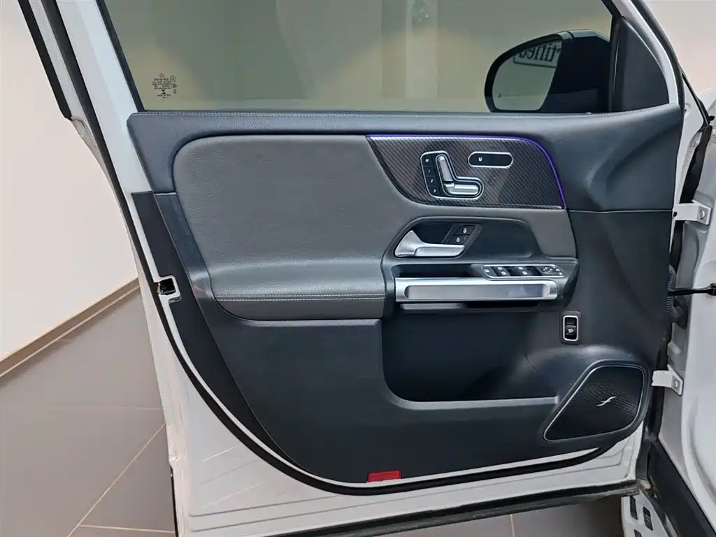 Mercedes-Benz GLB AMG — миниатюра 11