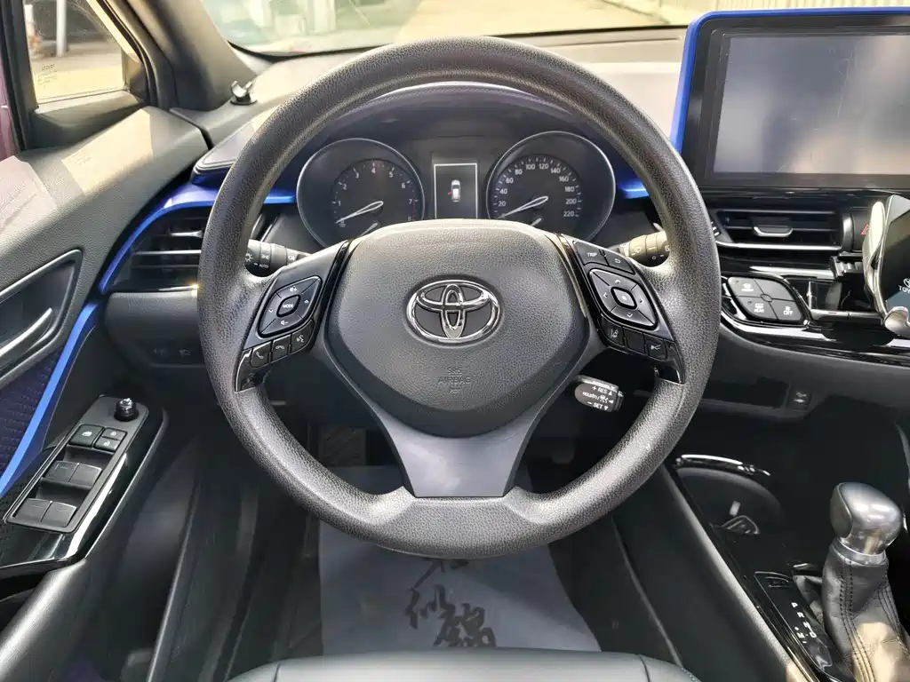TOYOTA C HR