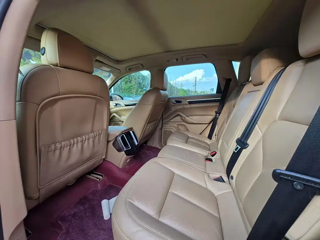 Porsche Cayenne — миниатюра 4